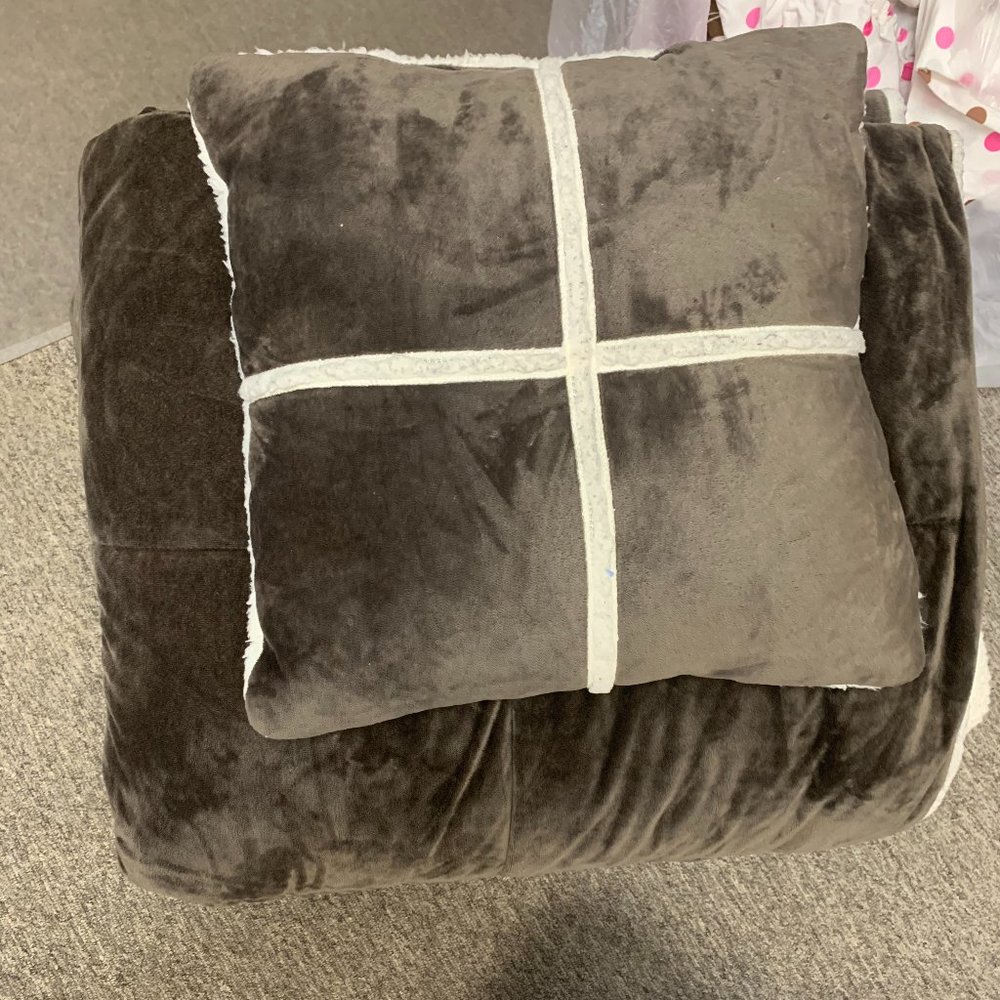 Fleece Comforter and Pillow